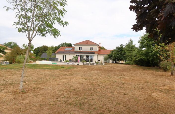 Maison d'architecte Moncey 7 pièce(s) 170 m2 — photo 2