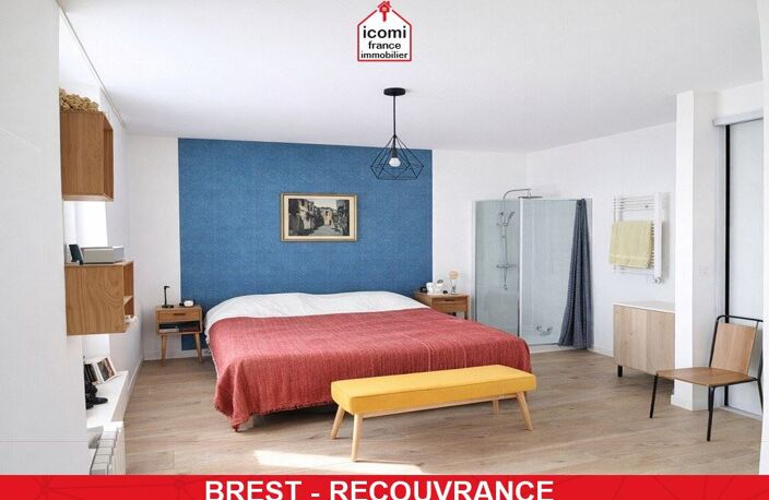 FINISTERE - Brest (29200) - A VENDRE - IMMEUBLE 320M² - ( APPARTEMENT DE 86M² - UN T2 DE 51 M² - UN LOCAL DE 180M² )  CENTRE VILLE - BIEN RARE - T2 A RENOVER — photo 2