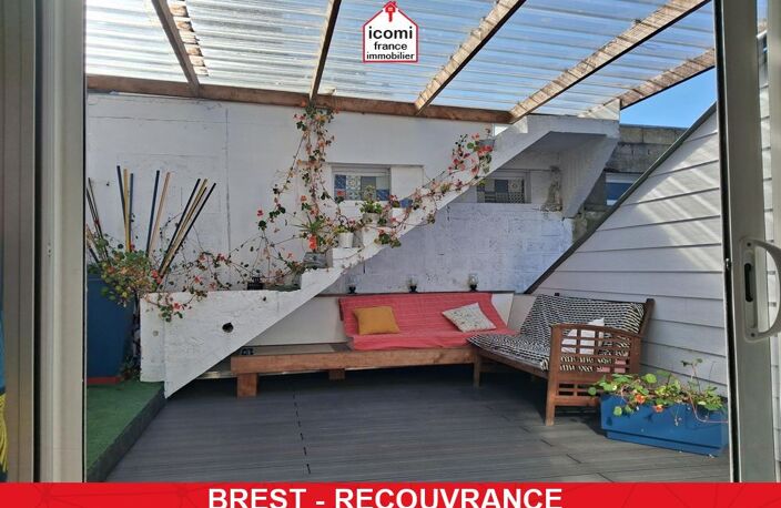 FINISTERE - Brest (29200) - A VENDRE - IMMEUBLE 320M² - ( APPARTEMENT DE 86M² - UN T2 DE 51 M² - UN LOCAL DE 180M² )  CENTRE VILLE - BIEN RARE - T2 A RENOVER — photo 3