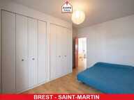 FINISTERE - Brest (29200) - A VENDRE - APPARTEMENT - 1 CHAMBRE POSSIBLE 2 - IDEALEMENT SITUE - DERNIER ETAGE- LUMINEUX — photo 4
