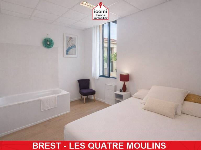 FINISTERE - Brest (29200) - A VENDRE - APPARTEMENT - 1 CHAMBRE - DPE D - IDEALEMENT SITUE - DALLE BETON - STATIONNEMENT AISE — photo 1