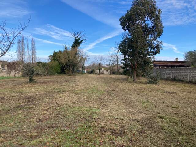 Terrain à bâtir à Saint-Vivien-de-Médoc (33590) — photo du bien