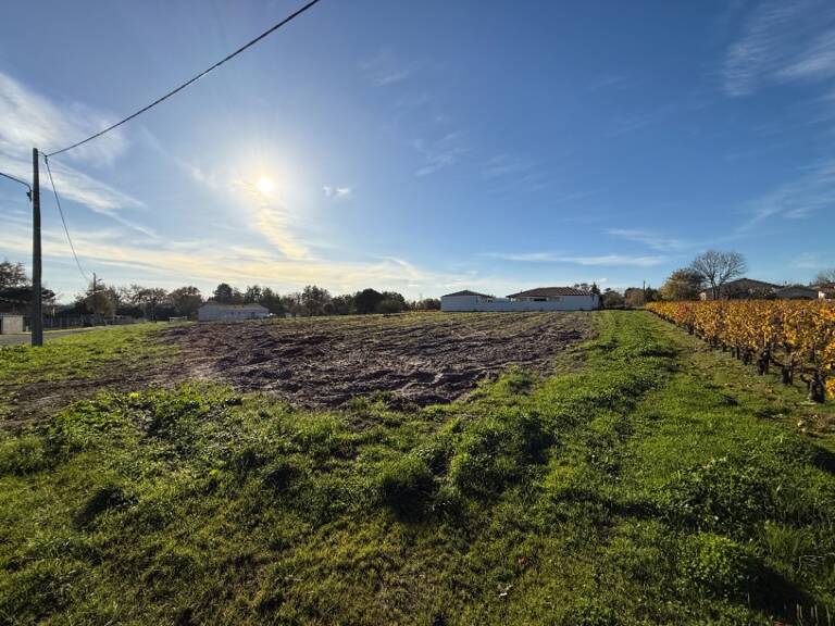 Terrain à bâtir à Cussac-Fort-Médoc (33460) — photo 1