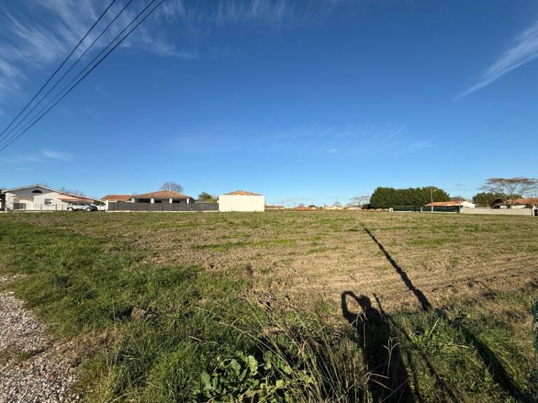 Terrain à bâtir à Cussac-Fort-Médoc (33460) — photo 1