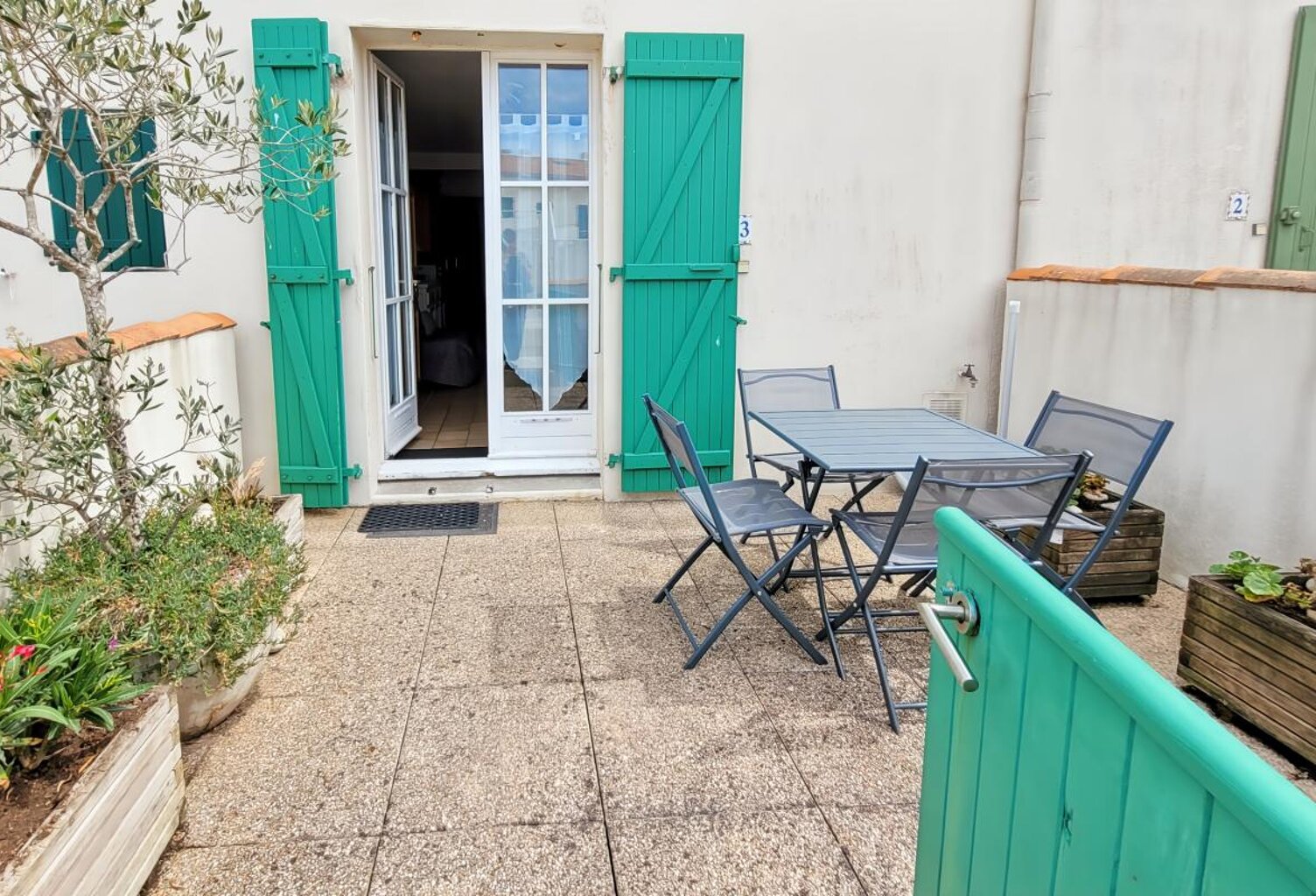 Appartement T2 rez-de-chaussée à vendre - 1 chambre - jardinet - Saint-Martin intra Muros - copropriété avec piscine — photo 1