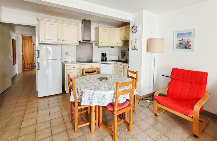 Appartement T2 rez-de-chaussée à vendre - 1 chambre - jardinet - Saint-Martin intra Muros - copropriété avec piscine — photo 4