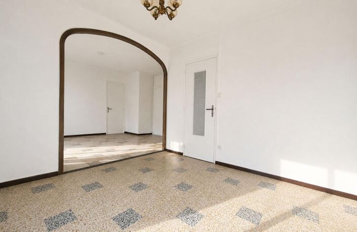 Appartement T3 avec loggia et balcon parking et cave — photo 5