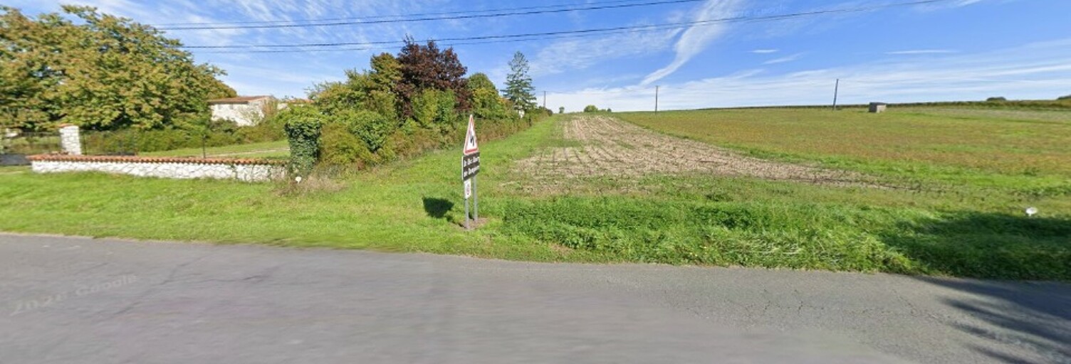 Terrain  1820 m² à vendre à Dompierre-sur-Charente (17610)