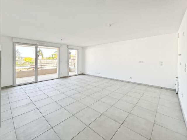 Appartement T4 / traversant / place de parking et garage dans une résidence neuve — photo du bien