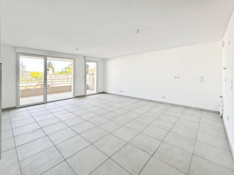 Appartement T4 / traversant / place de parking et garage dans une résidence neuve — photo 1