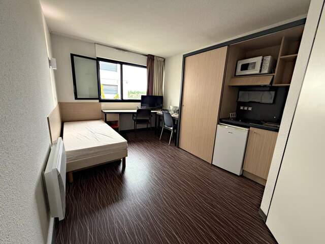 Appartement À Vendre — photo du bien