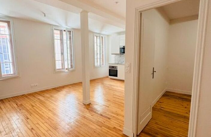 Appartement T2 entièrement rénové St Sernin — photo 2