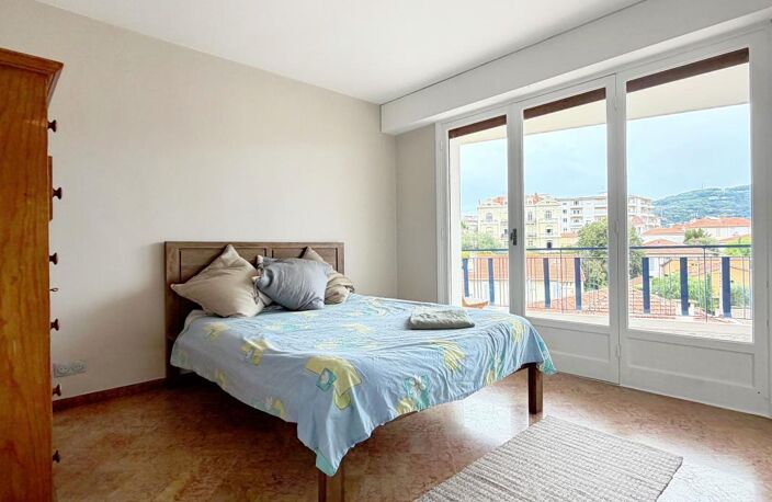 Cannes Petit Juas — 4 pièces 85 m², dernier étage — photo 3