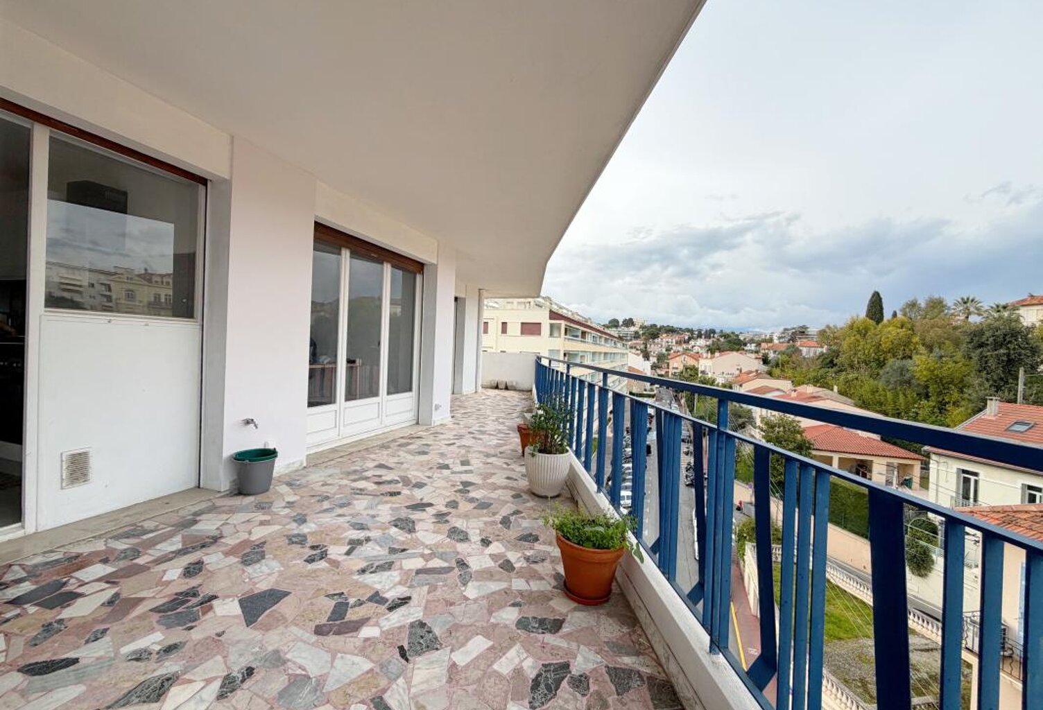 Cannes Petit Juas — 4 pièces 85 m², dernier étage — photo 1
