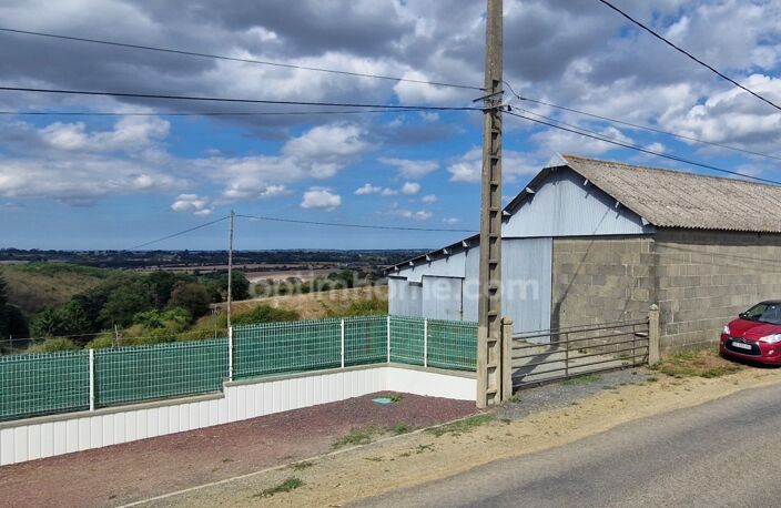 CORPS DE FERME – 1,5 HA – NOMBREUSES DÉPENDANCES – TORIGNI-SUR-VIRE — photo 3
