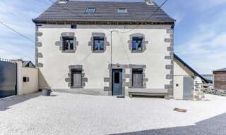 Maison 5 Pièces 290 m² à vendre à Saint-Pierre-Roche (63210)