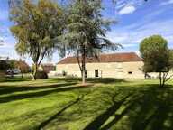 Belle propriété normande de caractère avec parc arboré de plus 3 500 m² et majestueuse bâtisse en pierre de Caen - Idéal projet gîtes, chambres d'hôtes ou vaste demeure familiale — photo 2