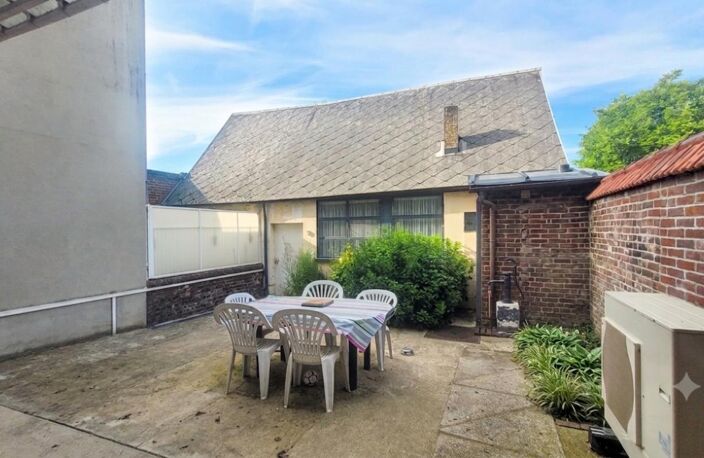 BEAUVAIS – Maison de caractère en briques avec jardin et 30 m² aménageables — photo 2