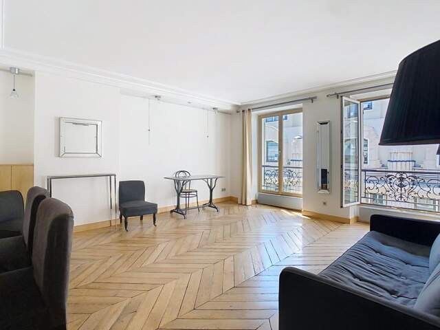 Quartier GAILLON - T2 de 50 m² au 5ème étage AVEC ascenseur + débarras sur le palier + cave au sous-sol — photo du bien