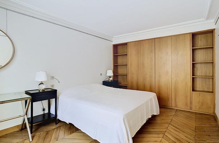 Quartier GAILLON - T2 de 50 m² au 5ème étage AVEC ascenseur + débarras sur le palier + cave au sous-sol — photo 5