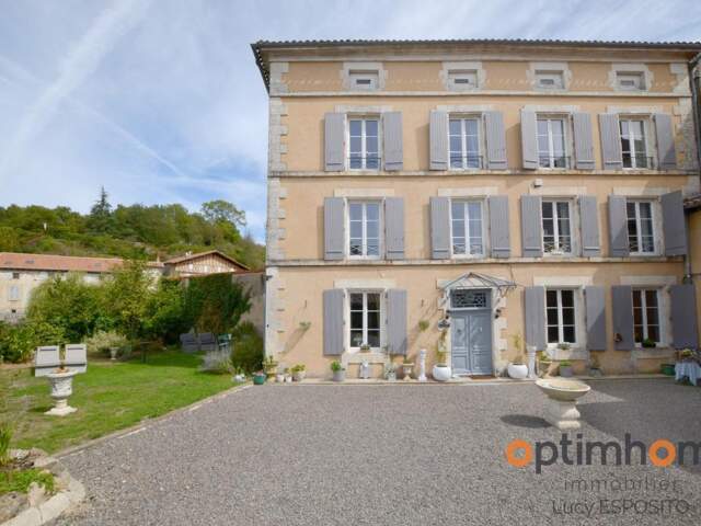 🏡 Maison de caractère du XIXᵉ siècle au cœur de Confolens — photo du bien