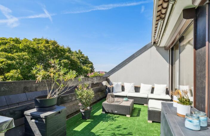 - 91830 LE COUDRAY-MONTCEAUX - DUPLEX EN DERNIER ETAGE AVEC ASCENSEUR - 30M2 DE TERRASSES - SEJOUR CATHEDRALE - VUE ARBOREE SANS VIS A VIS - PARKING- — photo 2