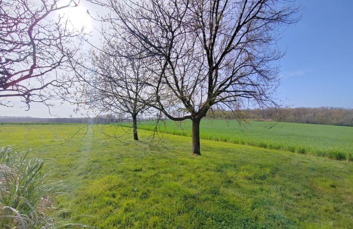 Située à MIRAMONT LATOUR, maison à rénover avec vue panoramique — photo 3