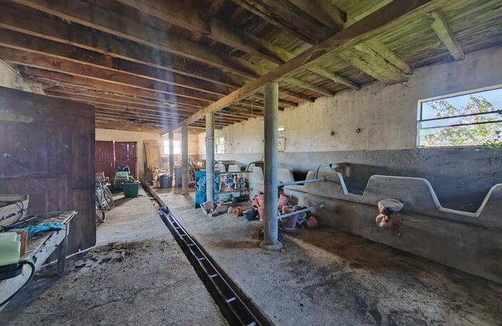 Située à MIRAMONT LATOUR, maison à rénover avec vue panoramique — photo 4