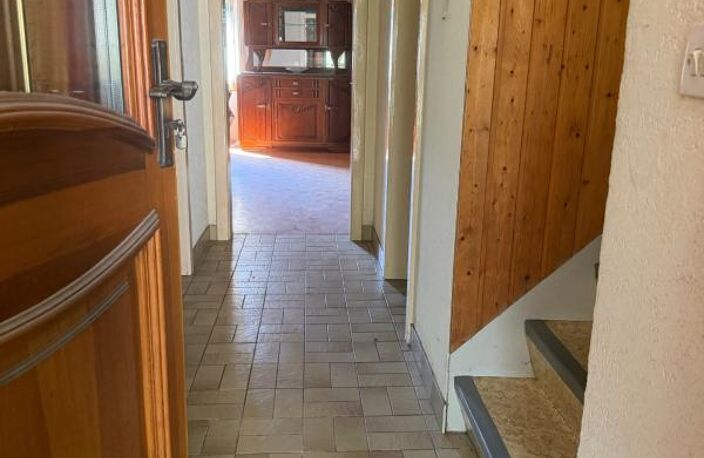 WOLSCHWILLER – MAISON DE CARACTÈRE 133 M² – GRANDES DÉPENDANCES – TERRAIN 767 M² – PROCHE FRONTIÈRE SUISSE — photo 5