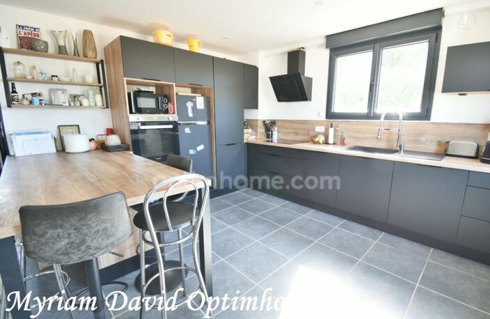 Maison rénovée 128 m² – 5 chambres – Sous-sol complet – Proche centre-ville de Rostrenen — photo 3