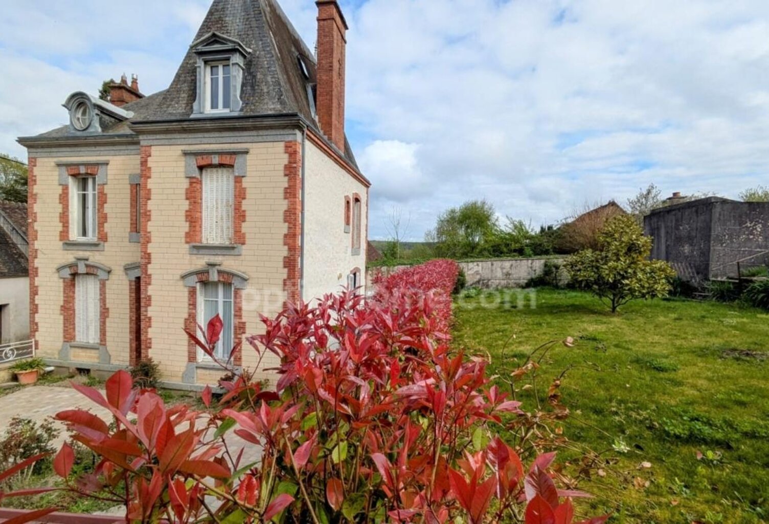 Demeure de charme XIXe (155 m² + 42 m² de combles), carreaux de ciment, parquets point de Hongrie et jardin plein Sud — Bellême — photo 1