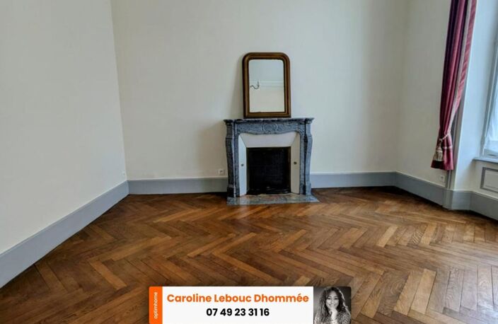 Demeure de charme XIXe (155 m² + 42 m² de combles), carreaux de ciment, parquets point de Hongrie et jardin plein Sud — Bellême — photo 3