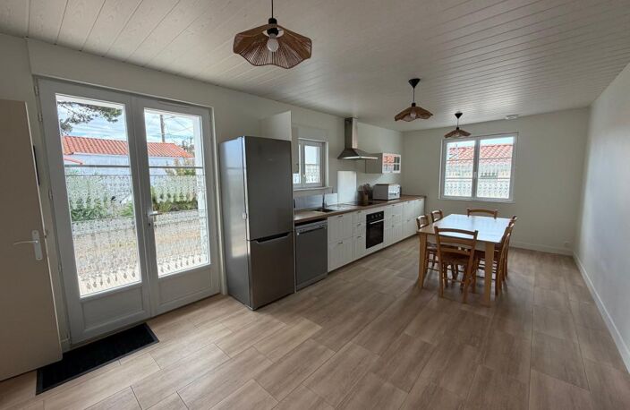 JARD SUR MER (85520) - AU COEUR DU VILLAGE- MAISON DE PLAIN PIED 2 CHAMBRES MEUBLEE AVEC COUR PRIVATIVE — photo 3