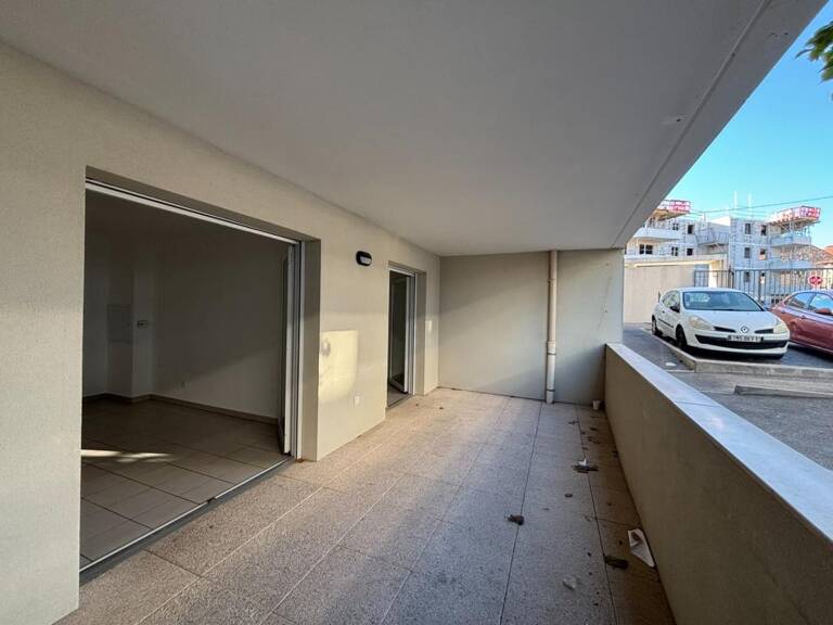 Marseille 13e – T2 42 m² + Terrasse 17 m² | Parking sous-sol & Piscine | Métro St-Just (DPE A/A) — photo 1