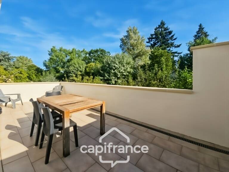 Maison avec 3 chambres, garage et jardin, proches commerces et écoles — photo 1