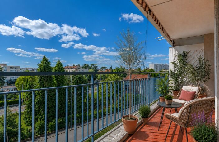 Appartement à vendre 4 pièces SAINTE FOY LES LYON (69) — photo 3