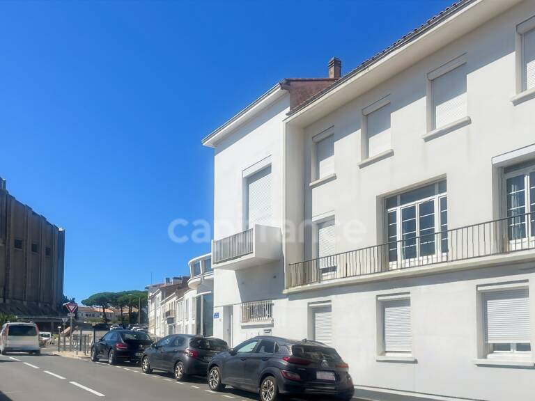 ROYAN, Quartier Eglise Notre-Dame : T3 de 93 m² au 1er étage avec balcon et jardin partagé — photo 1