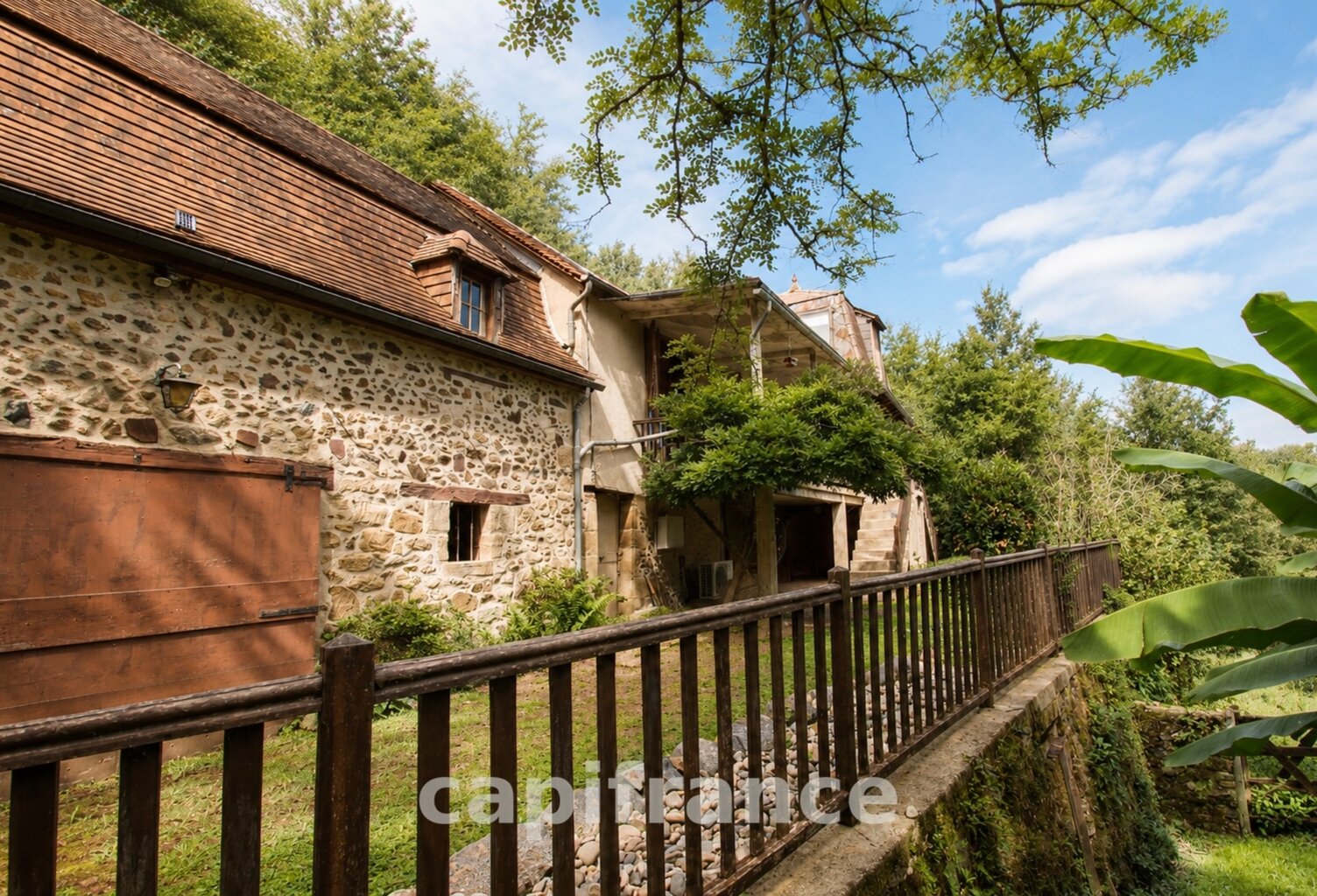 Maison de charme sur les hauteurs de Beaulieu-sur-Dordogne 4 chambres, terrain, source d'eau — photo 1