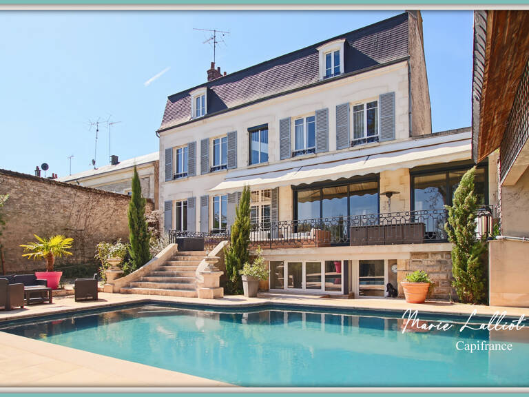 Maison à vendre 11 pièces PITHIVIERS (45), 370m², 5 chambres, séjour 45m², piscine, garage, parc arboré de 2500m², sous-sol — photo 1