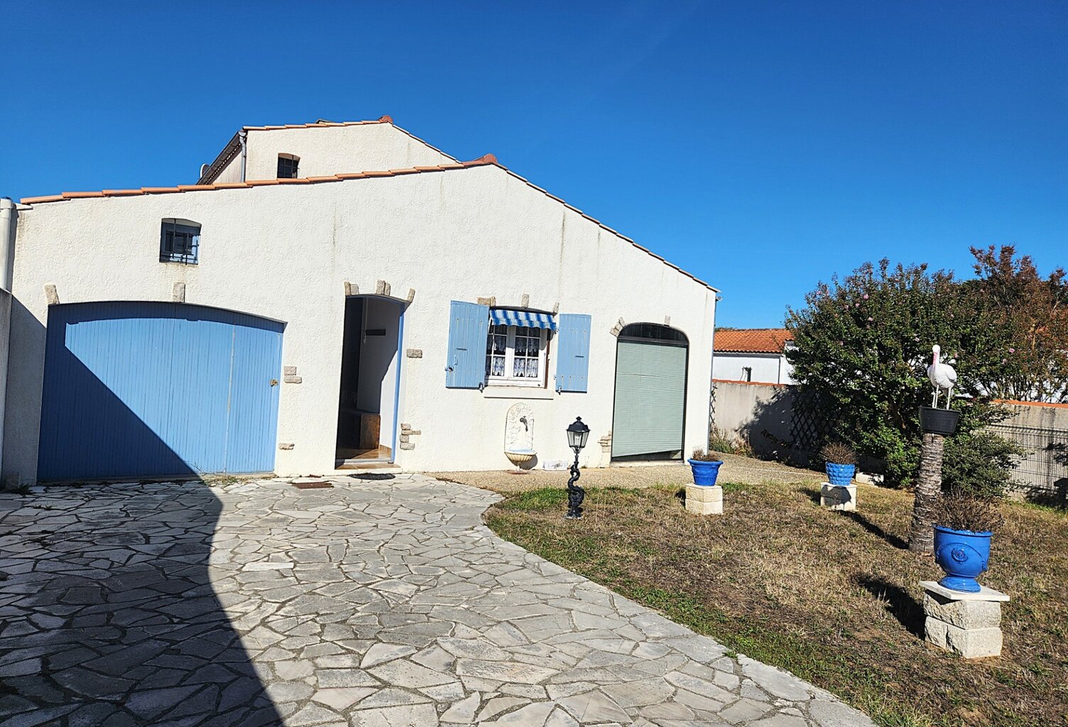 Dpt Charente Maritime (17), Ile d'Oléron,  Maison à vendre 5 pièces, 100 m²habitables, terrain 500 m², LA BREE LES BAINS (17) — photo 1
