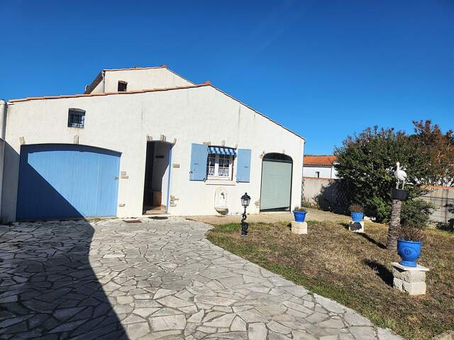 Dpt Charente Maritime (17), Ile d'Oléron,  Maison à vendre 5 pièces, 100 m²habitables, terrain 500 m², LA BREE LES BAINS (17) — photo du bien
