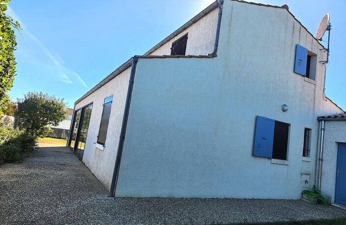 Dpt Charente Maritime (17), Ile d'Oléron,  Maison à vendre 5 pièces, 100 m²habitables, terrain 500 m², LA BREE LES BAINS (17) — photo 2
