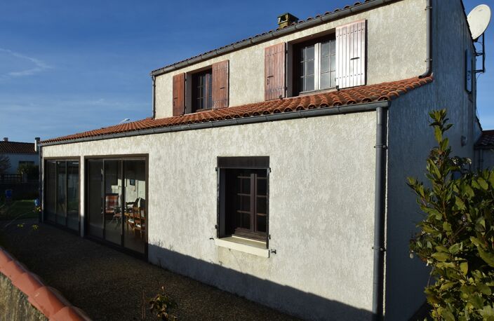 Dpt Charente Maritime (17), Ile d'Oléron,  Maison à vendre 5 pièces, 100 m²habitables, terrain 500 m², LA BREE LES BAINS (17) — photo 5