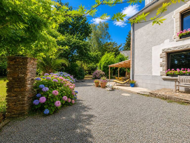 LE TREVOUX - Propriété en pierre avec maison principale, gîte indépendant et dépendances sur près d’un hectare — photo 1