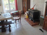 Maison 182 m² à vendre 7 pièces CHALAIS (16) 4 à 6 chambres – Commodités à pied – Fort potentiel ! terrain ! — photo 2