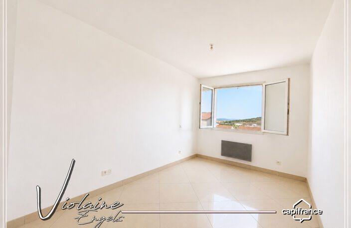 À NARBONNE-SUD – MAISON FAMILIALE DE 109 M² AVEC 3 CHAMBRES, 2 SALONS, JARDIN, TERRASSES ET GARAGE — photo 4