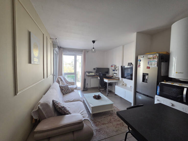 Appartement à vendre 2 pièces MEYZIEU (69) — photo 1