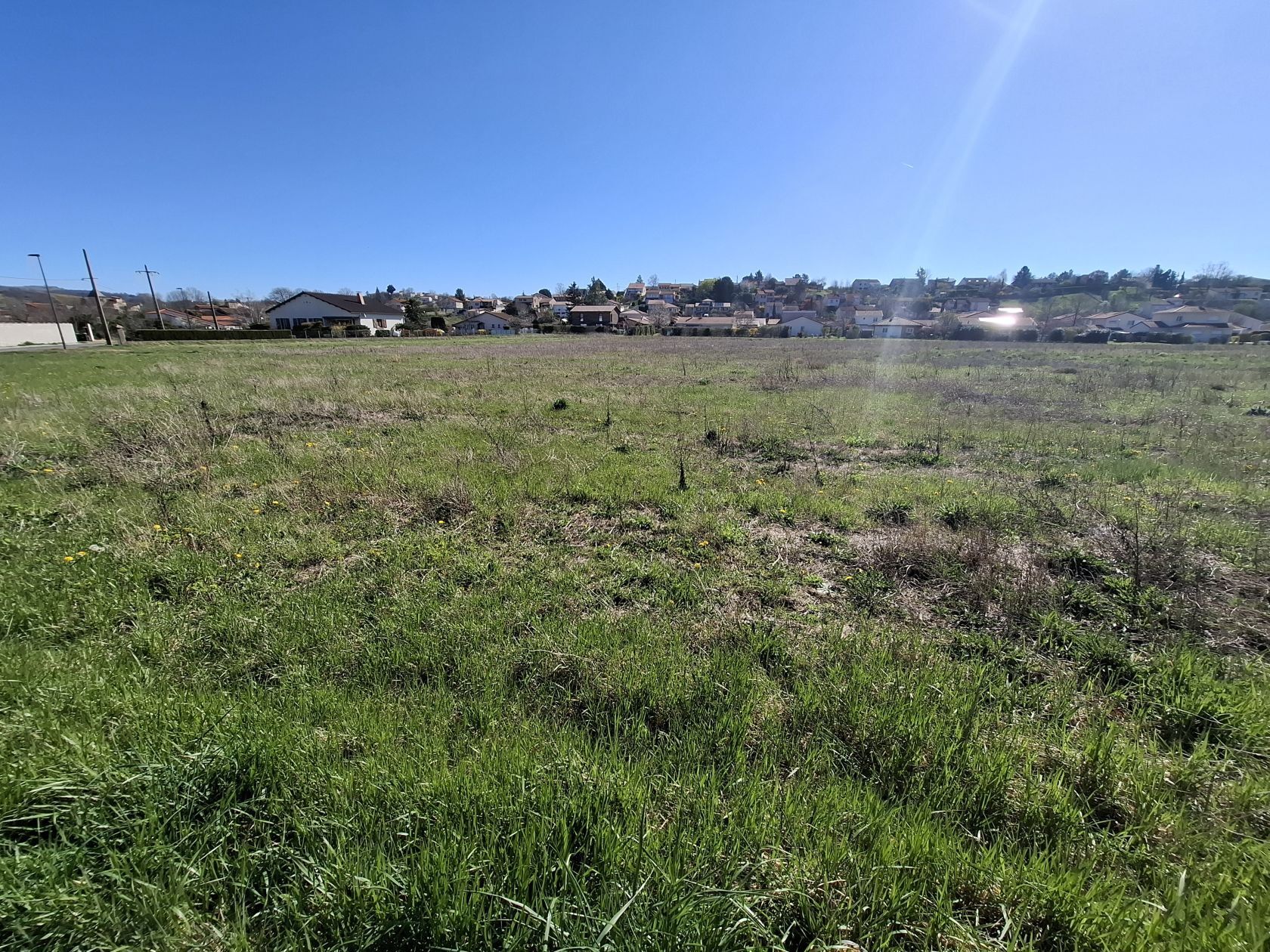 Terrain à bâtir de 300 m² à PERIGNAT-SUR-ALLIER (63)