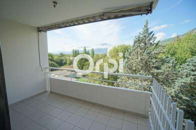 Appartement 3 pièces 996 €