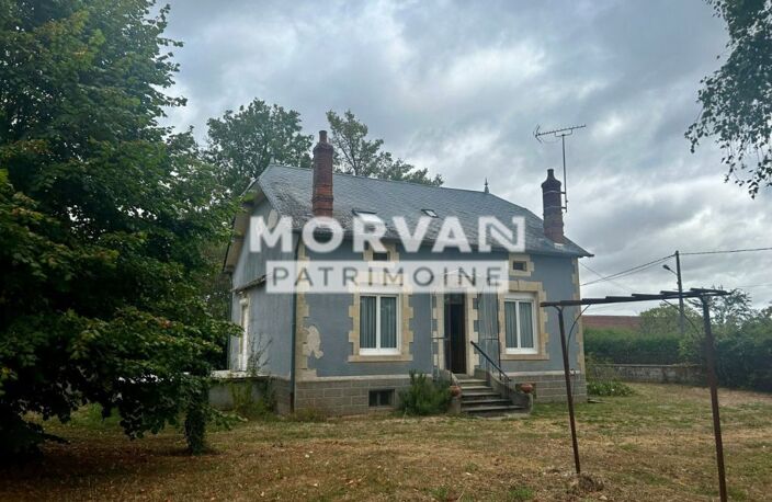 MAISON AVEC DEPENDANCES ET BEAU TERRAIN SORTIE DE BOURG TOUS COMMERCES — photo 4